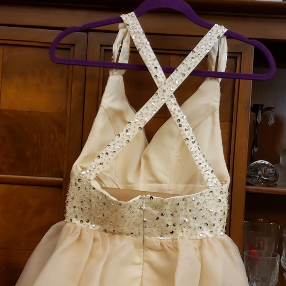 Backless Sequin Junior Cocktail Dress - Picture 6 of 7